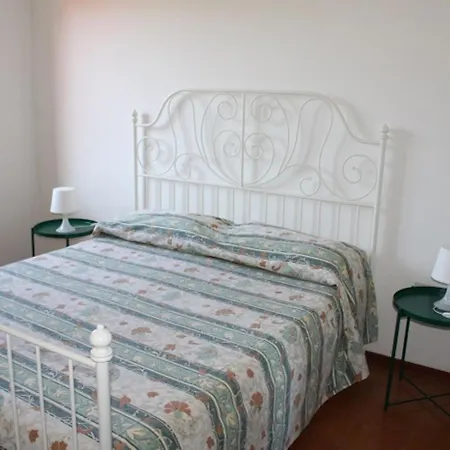 Novella 1 E 2, A Con Posto Auto Appartement